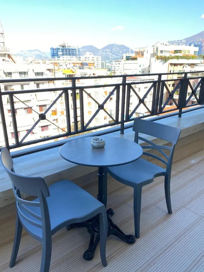 Deluxe Rooms In Blloku Area Tirana Apartamento