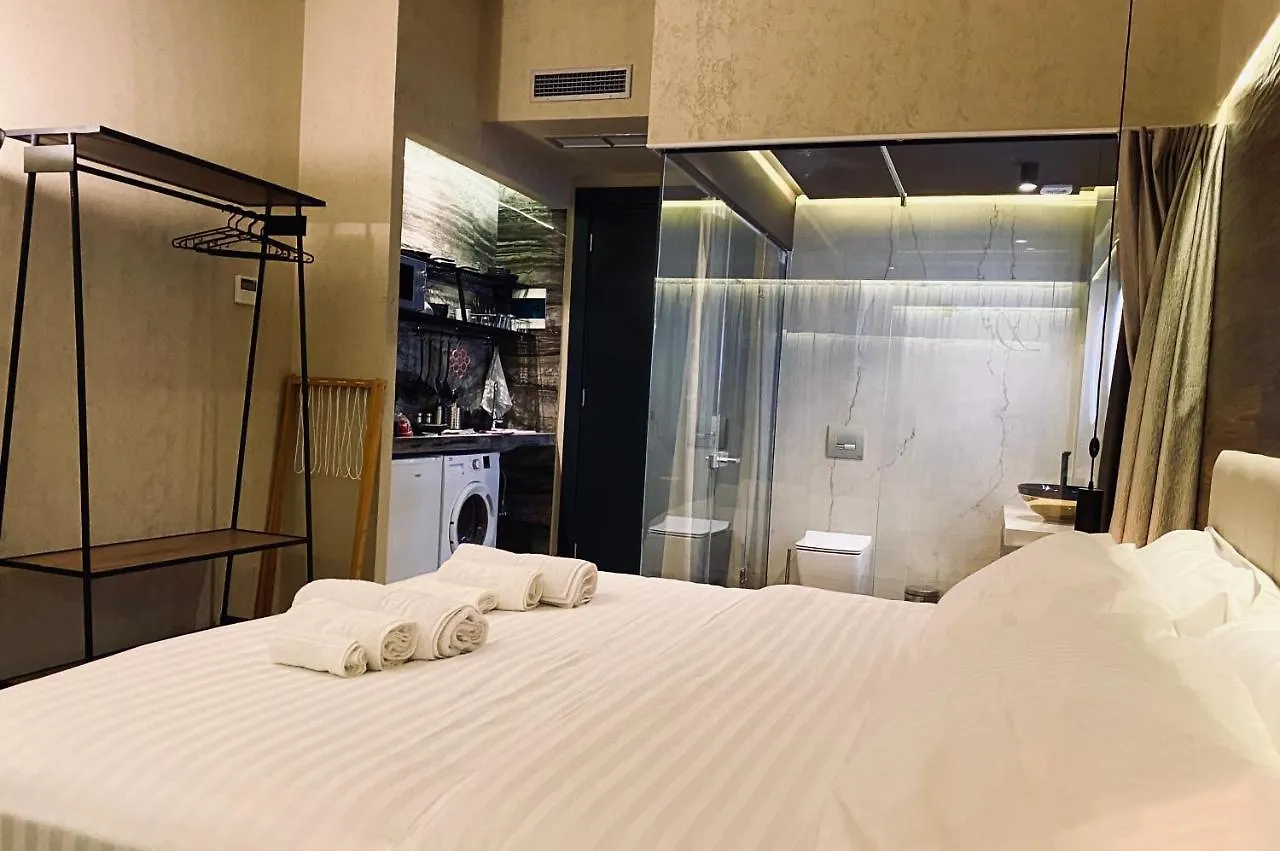 Apartment Deluxe Rooms In Blloku Area Tirana